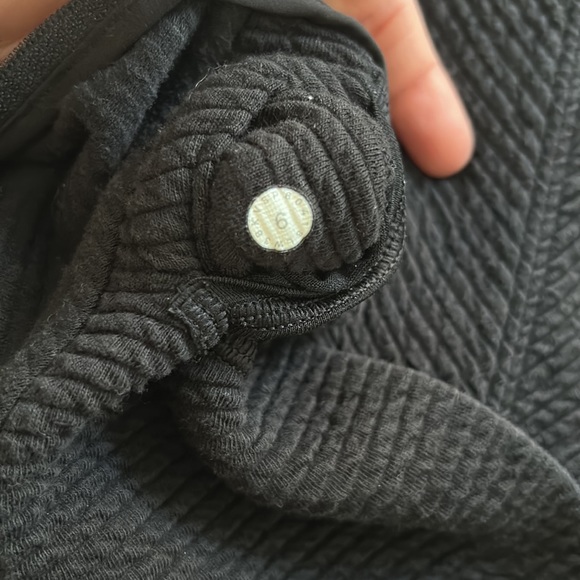 Lululemon On Repeat too - Picture 5 of 7